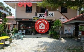 Oyo 44005 Senangin Resort & Cafe